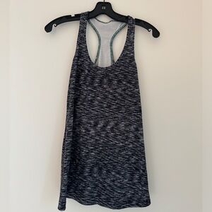 Lululemon black and white workout tank size 6